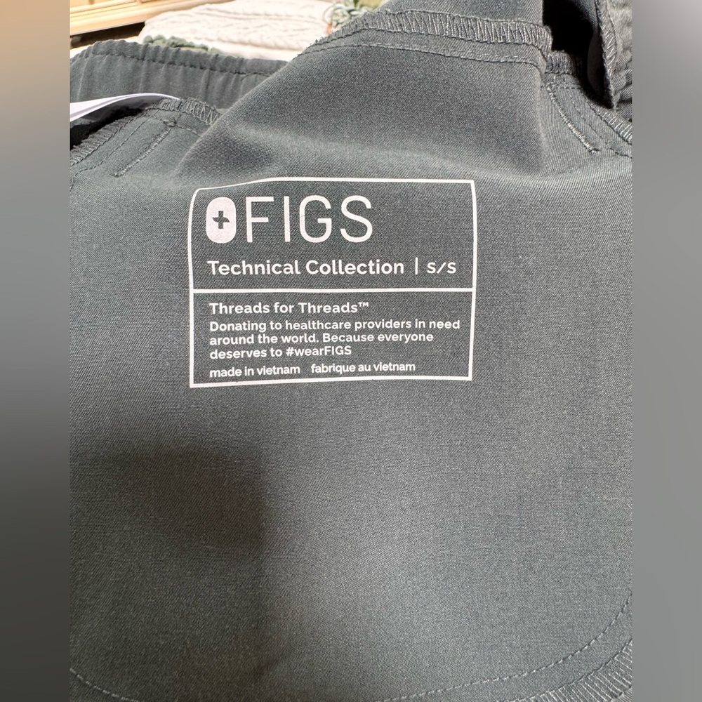 FIGS- BONSAI men’s small short tansen joggers. - Picture 3 of 3